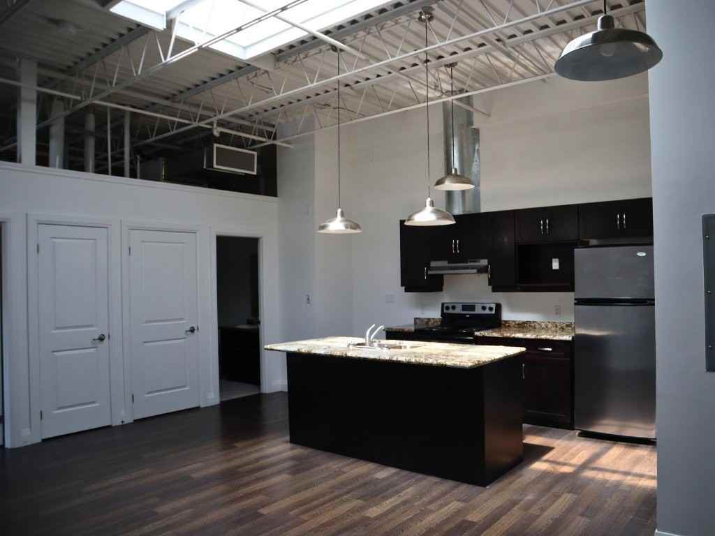 29 King St E - Photo 3 of 12