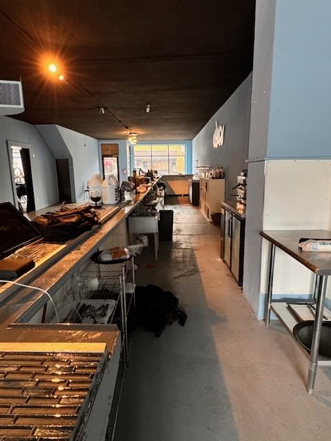 607 6th St #1 - Photo 4 of 19