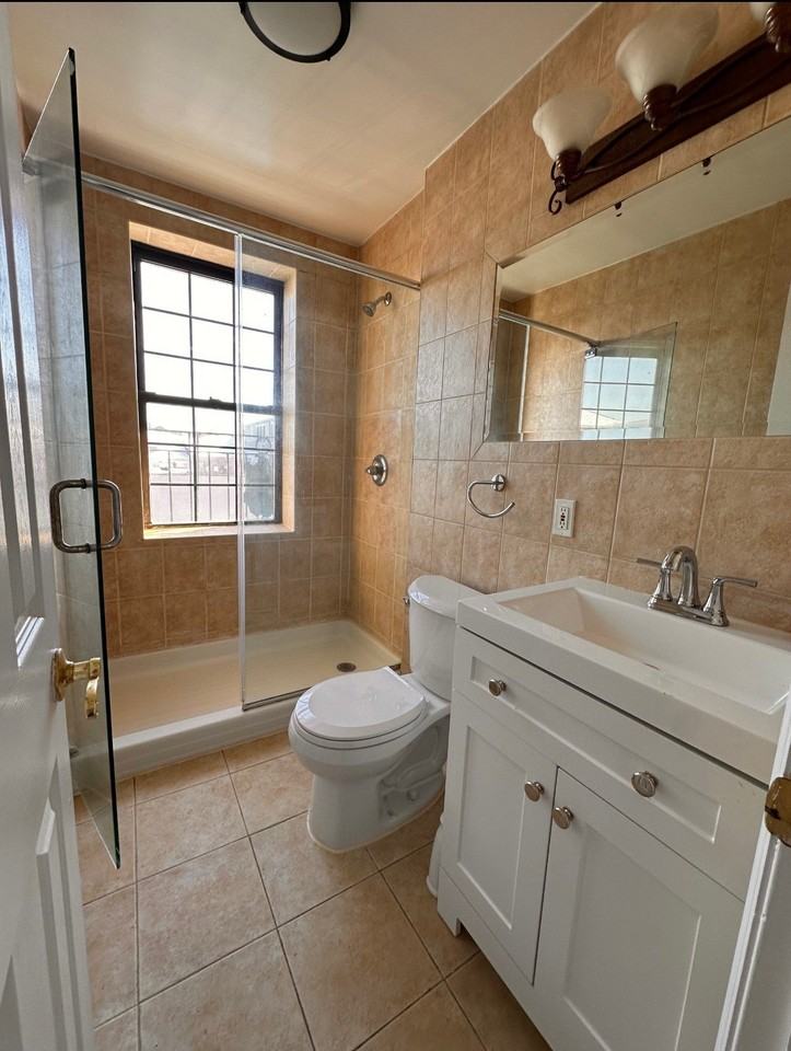 890 W Beech St #2I - Photo 5 of 5