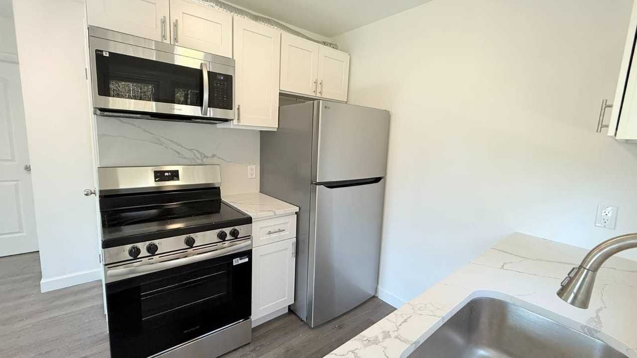 224 Grape Hollow Rd - Photo 4 of 14