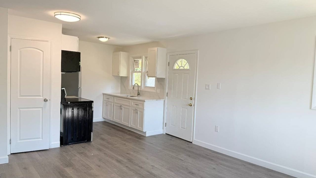 224 Grape Hollow Rd - Photo 5 of 14