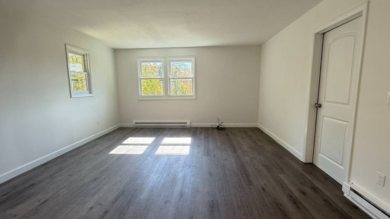 224 Grape Hollow Rd - Photo 7 of 14