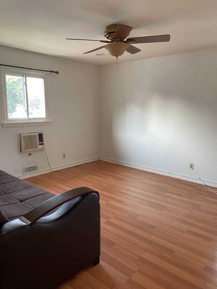 9 N Fordham Rd - Photo 2 of 5