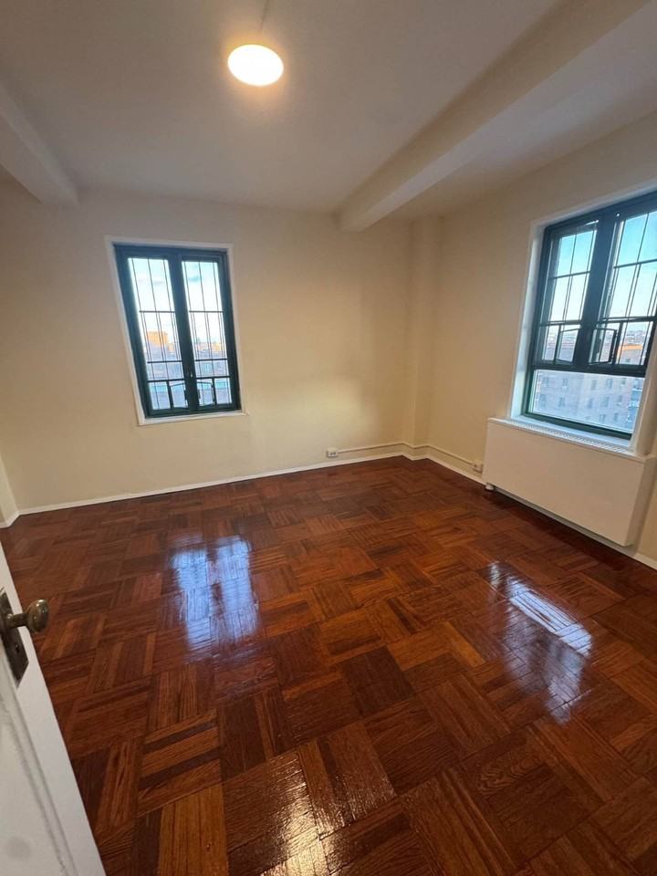 1650 Metropolitan Ave #9 - Photo 3 of 4