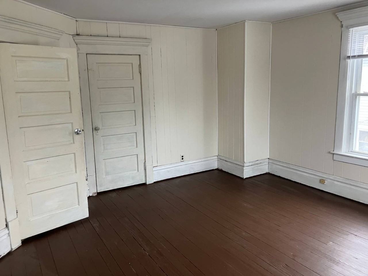 736 S Seneca Ave - Photo 6 of 17