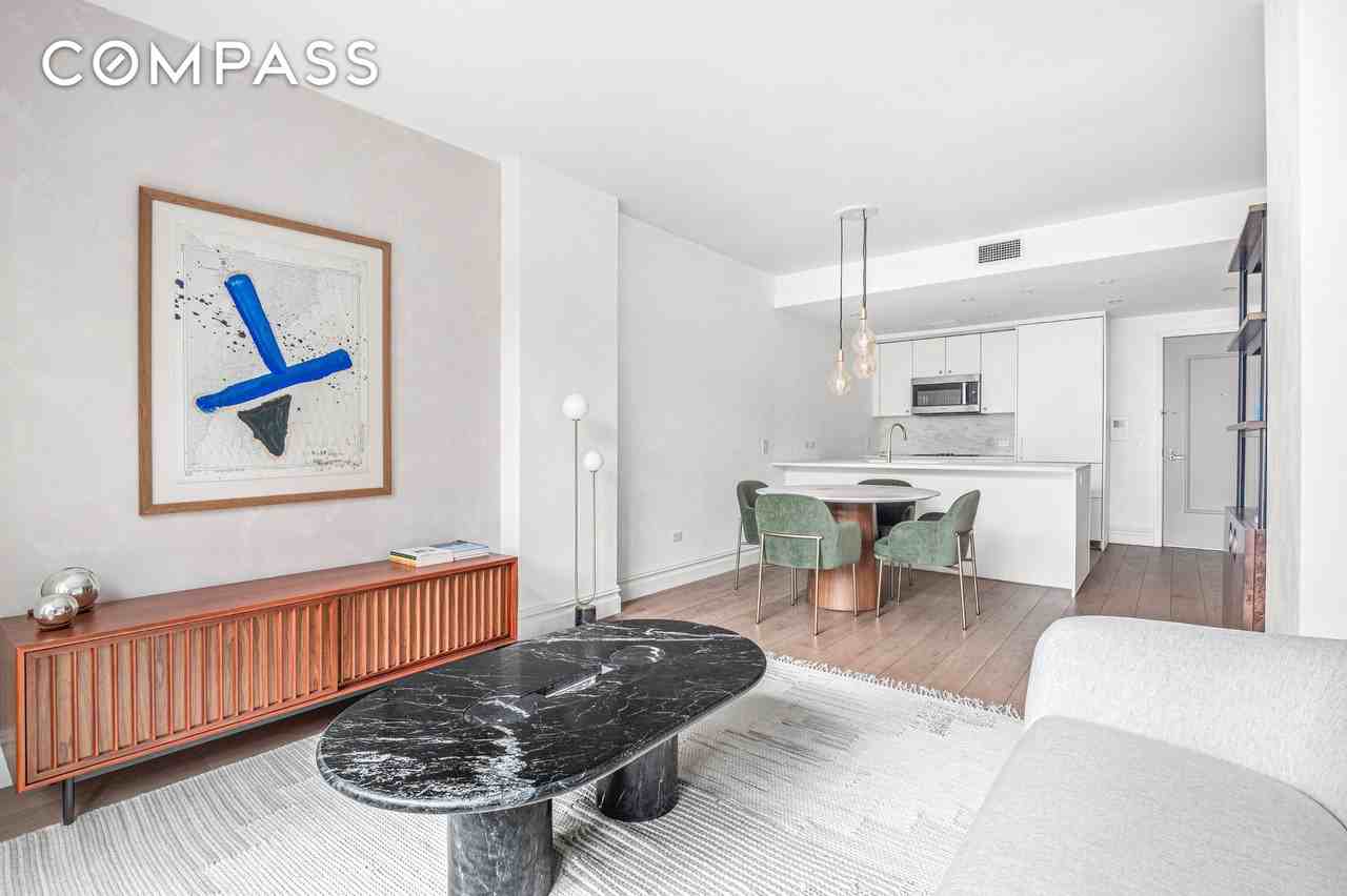 245 W 14th St #5A - Photo 3 of 6