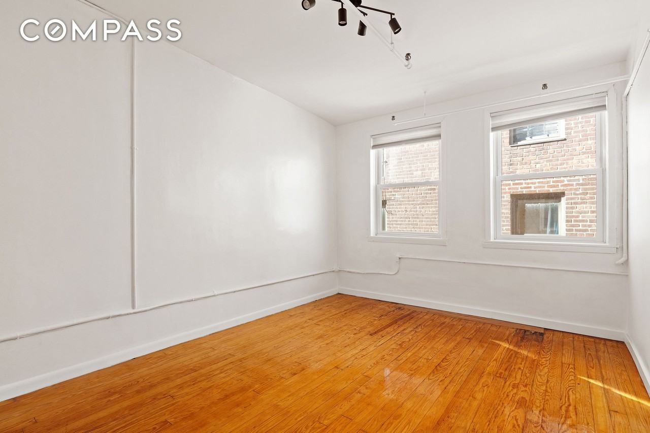 71 8th Ave #4R - Photo 4 of 5