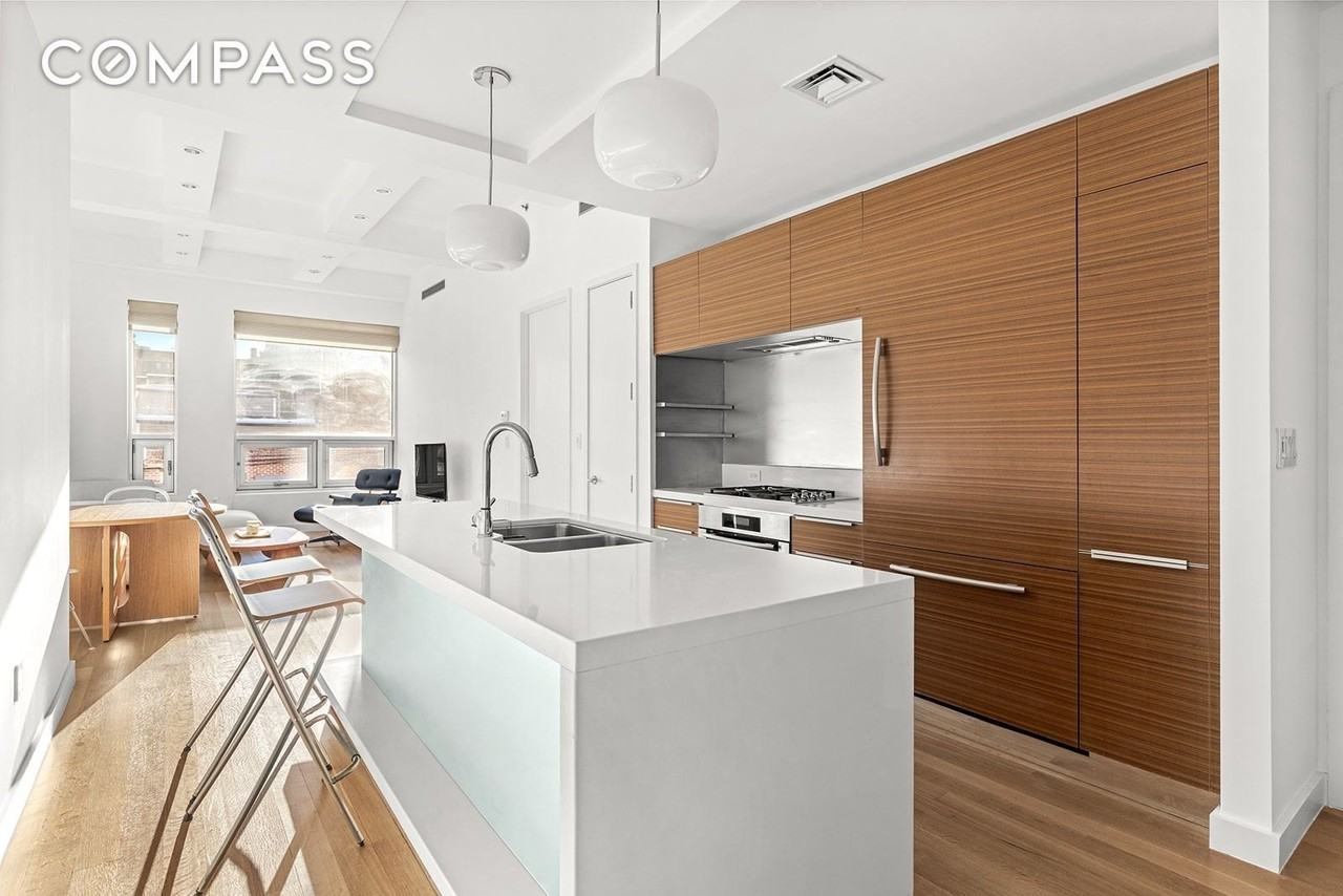 150 N 5th St #2J - Photo 3 of 8