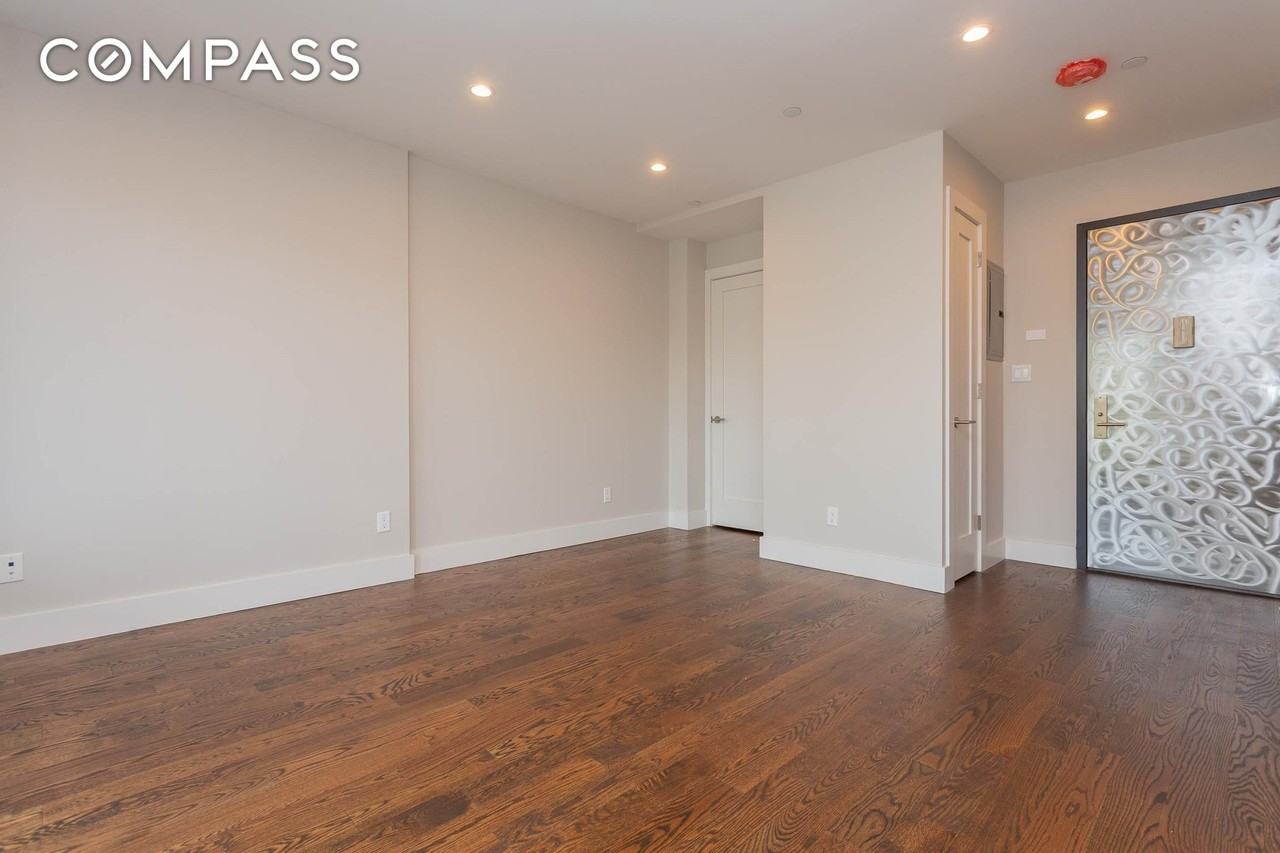 2513 27th St #4A - Photo 5 of 14