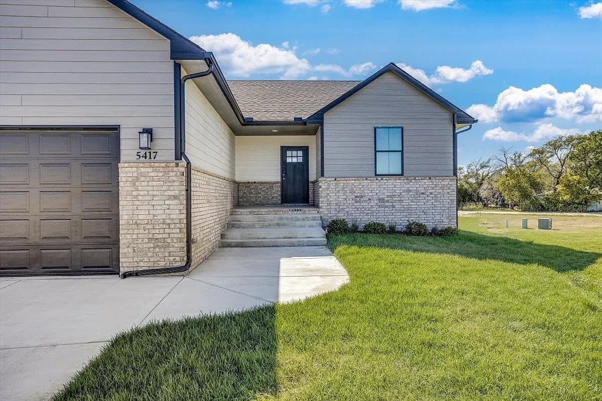 5417 N Saint Paul St #1 - Photo 2 of 32