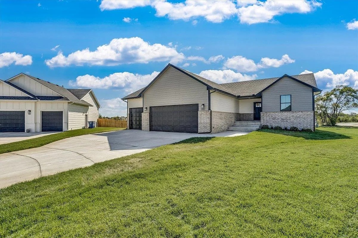 5417 N Saint Paul St #1 - Photo 3 of 32