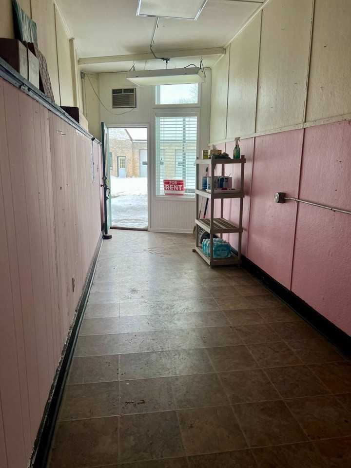 47 Bridge St - Photo 3 of 9