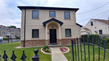 featured image of 113 Maple Pl #2ndFL