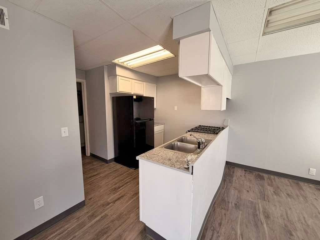 2254 S Riverside Dr #C - Photo 2 of 10