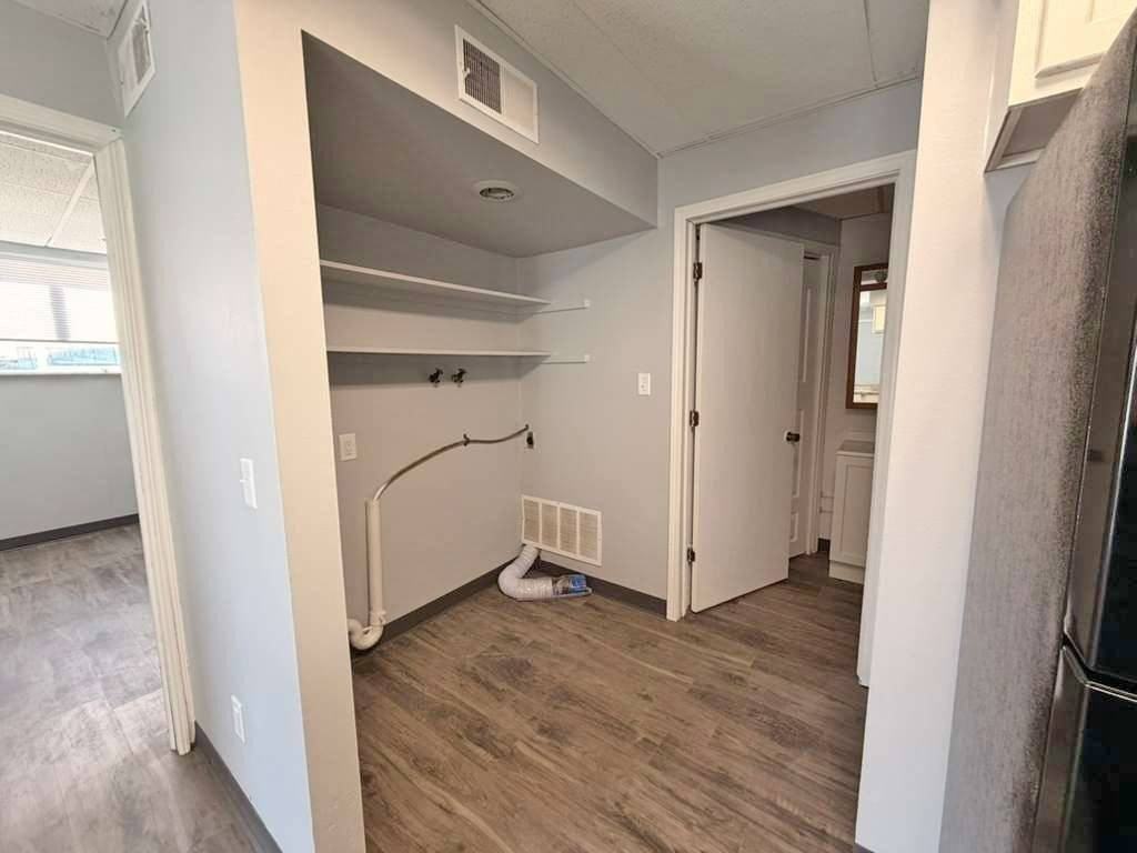 2254 S Riverside Dr #C - Photo 7 of 10