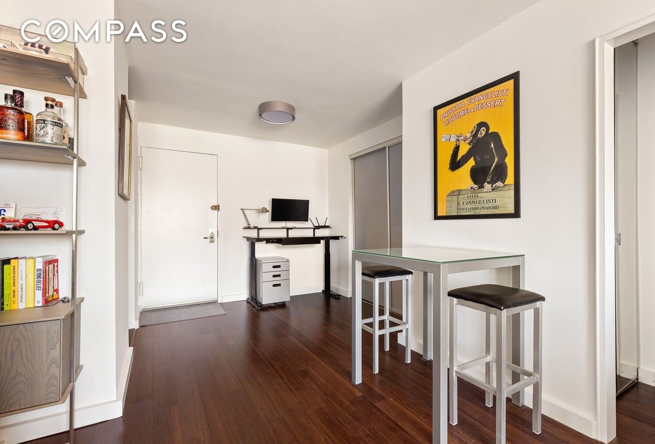 201 E 17th St #18D - Photo 4 of 12