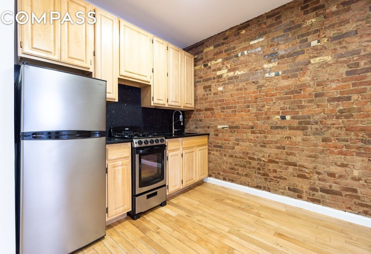 189 W 10th St #2B - Photo 6 of 14