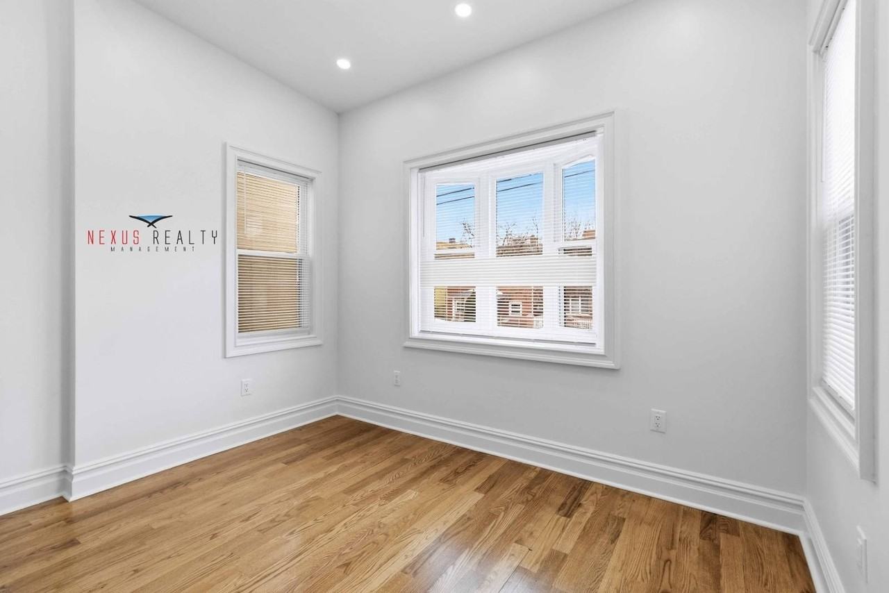 2128 48th St #1 - Photo 6 of 23