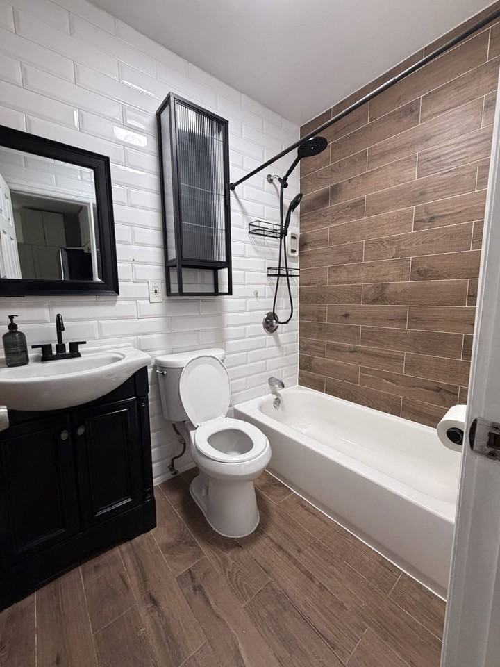 40 Eldert Ln #3FL - Photo 2 of 6