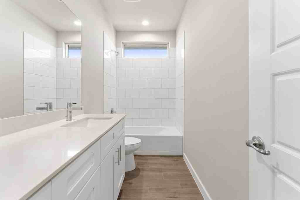 2101 Fortune Dr - Photo 5 of 26