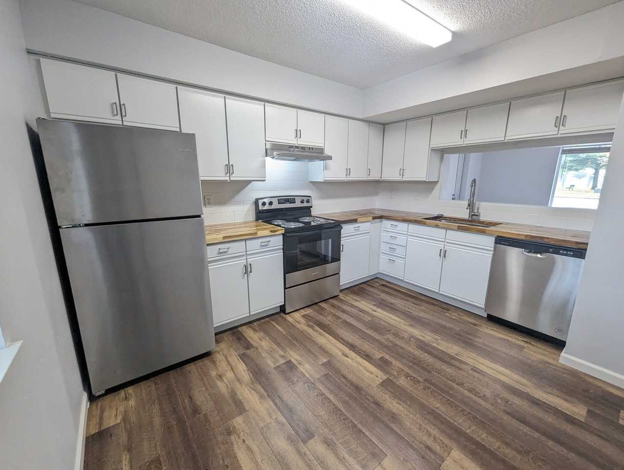 406 E 15th St #406A - Photo 2 of 27