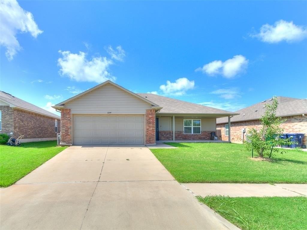 11104 Nw 99th St - Photo 2 of 31