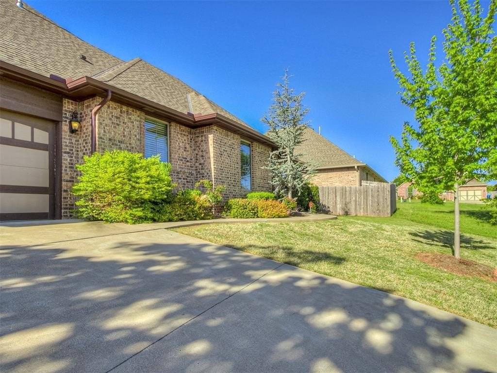 2701 Hermoso Cir - Photo 6 of 49