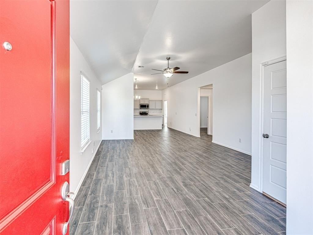 2508 Nw 199th St - Photo 4 of 25