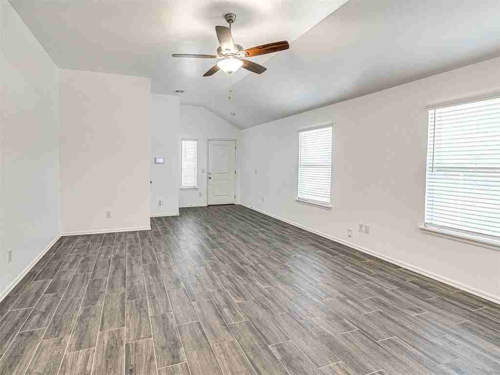 2508 Nw 199th St - Photo 7 of 25