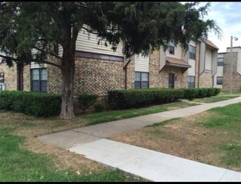 401 12th Ave Se Apt 105 #105 - Photo 2 of 17