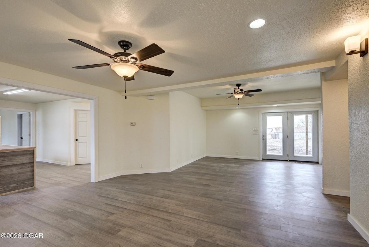 1404 N Wood St - Photo 6 of 46