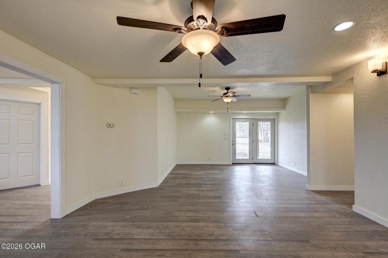 1404 N Wood St - Photo 7 of 46