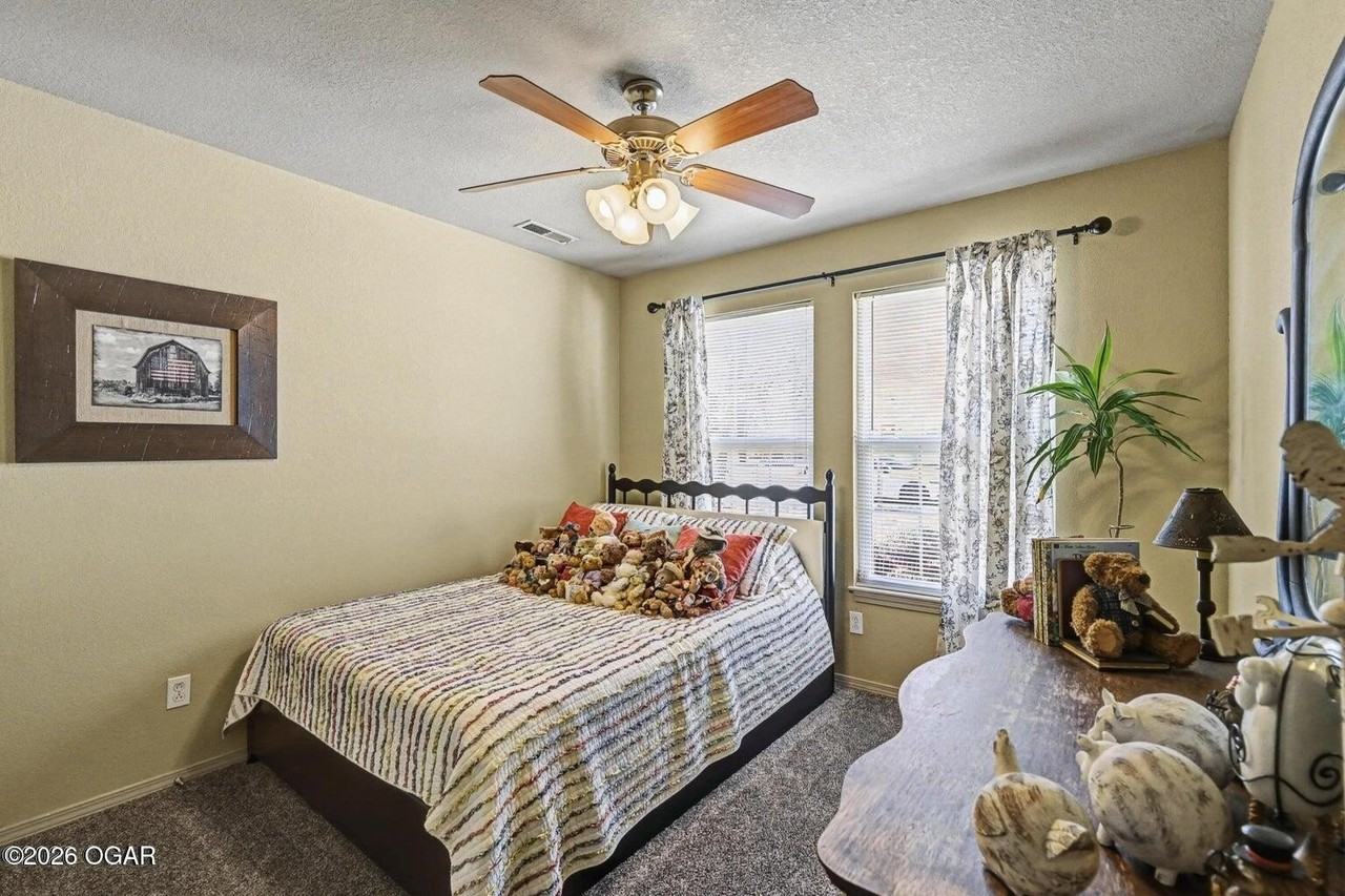 533 N Walker St - Photo 7 of 9