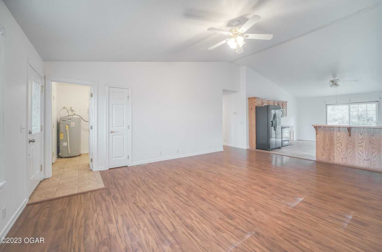 2013 W 2nd St - Photo 4 of 21