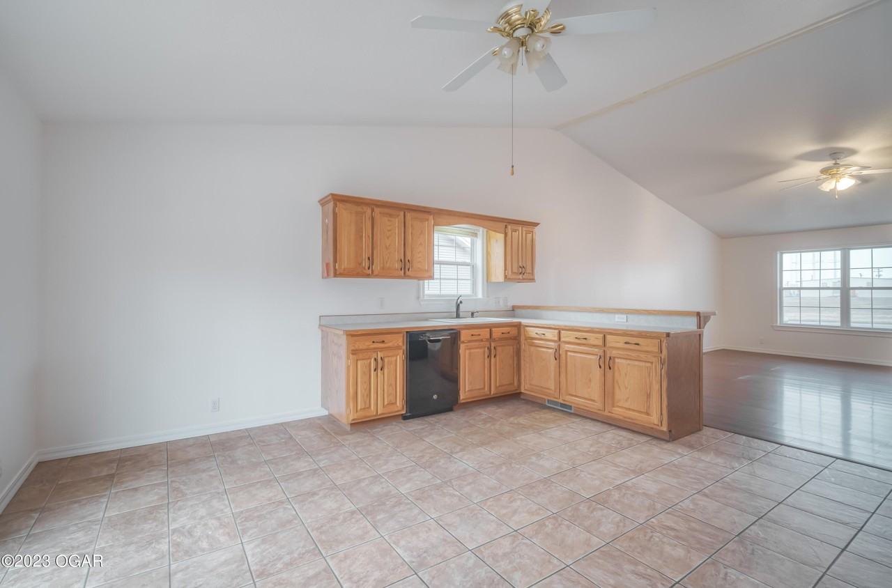 2013 W 2nd St - Photo 7 of 21