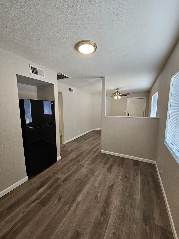 1441 S 14th Ave #2 - Photo 2 of 10