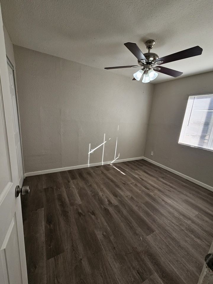 1441 S 14th Ave #2 - Photo 3 of 10