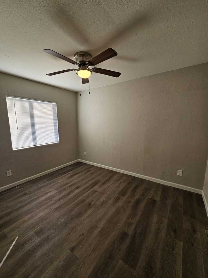 1441 S 14th Ave #2 - Photo 6 of 10