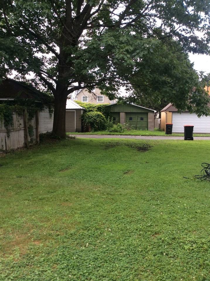 415 1/2 Weldon St #415-1-2 - Photo 2 of 14