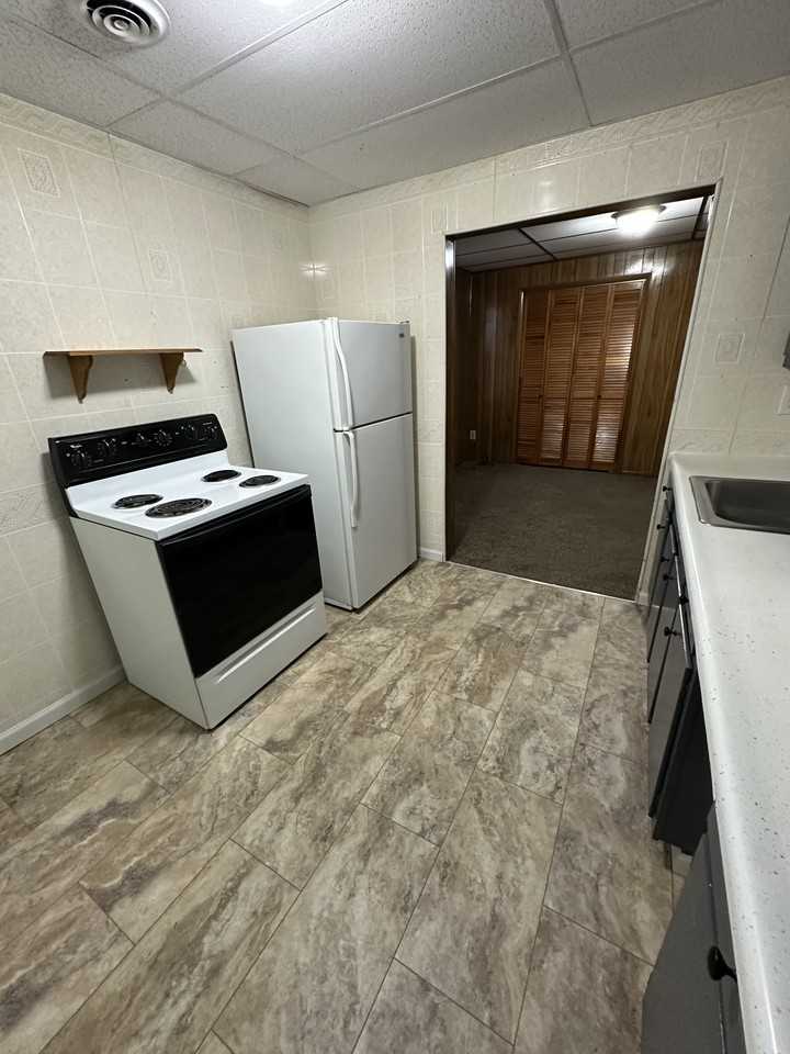 415 1/2 Weldon St #415-1-2 - Photo 7 of 14