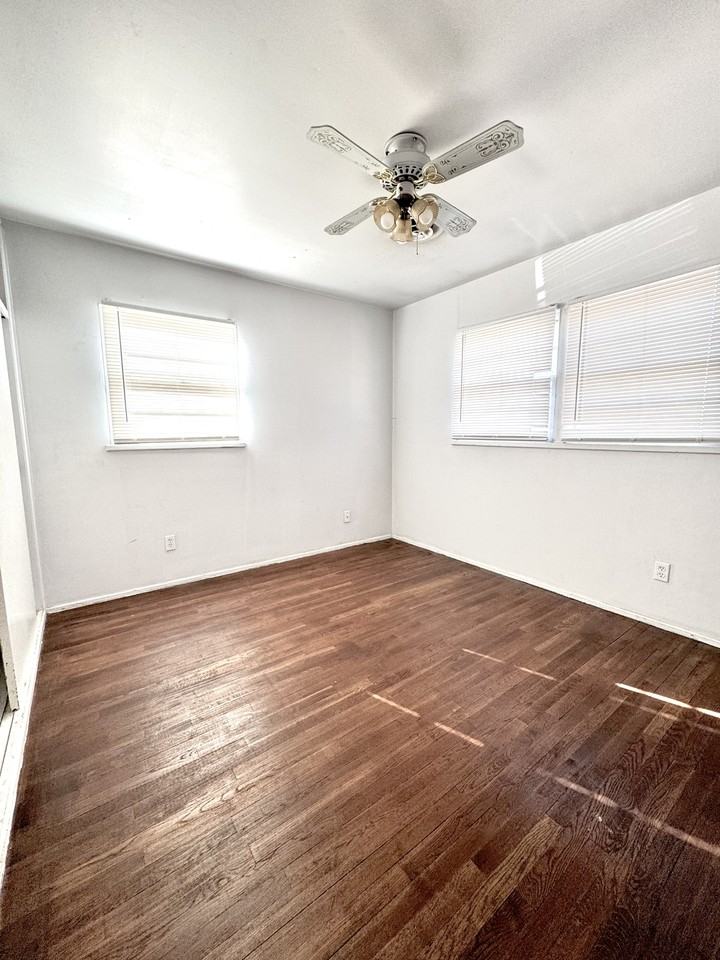 2904 S Fairfield St #1 - Photo 4 of 22