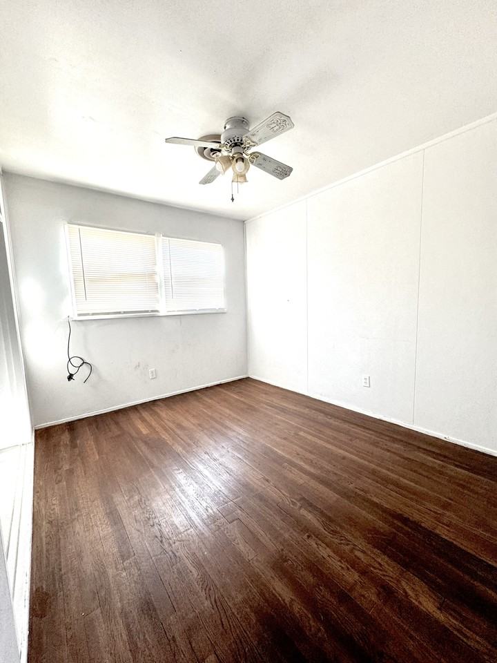 2904 S Fairfield St #1 - Photo 5 of 22