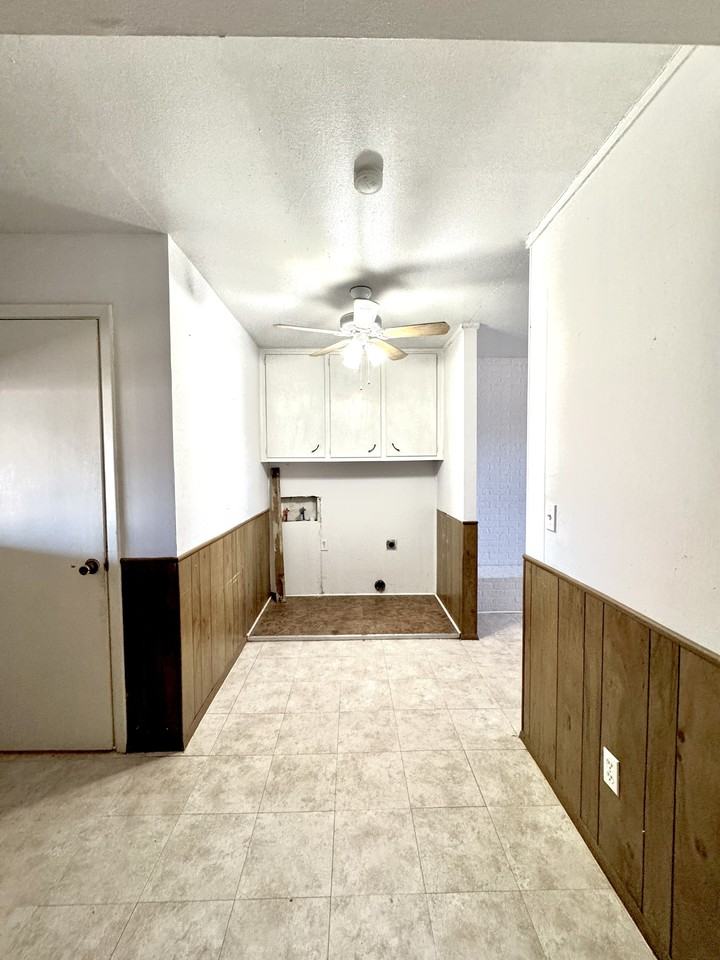 2904 S Fairfield St #1 - Photo 7 of 22