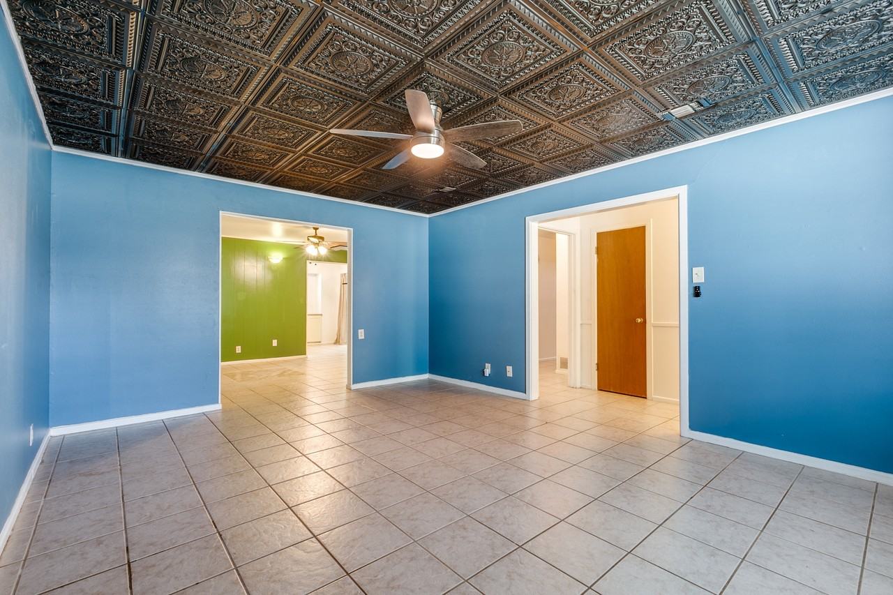 123 Stardream Dr #1 - Photo 3 of 9
