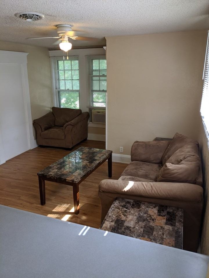 812 W Main St #2 - Photo 4 of 13