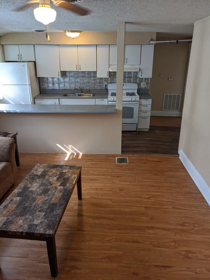 812 W Main St #2 - Photo 5 of 13