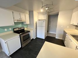 featured image of 3121 W Hood Ave