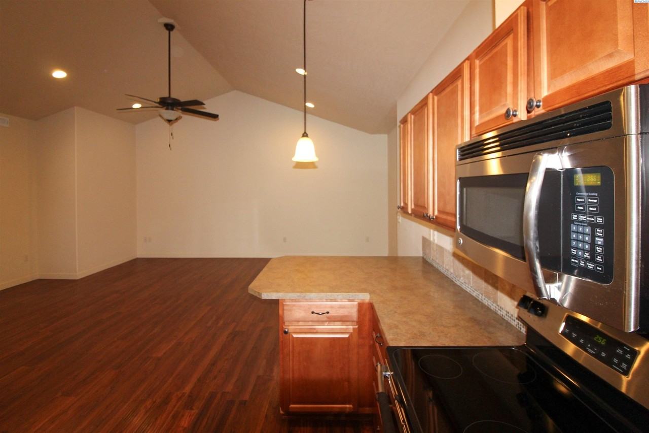 2790 W 30th Pl - Photo 5 of 20