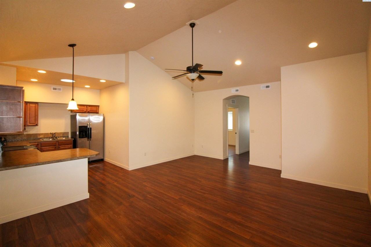 2790 W 30th Pl - Photo 6 of 20