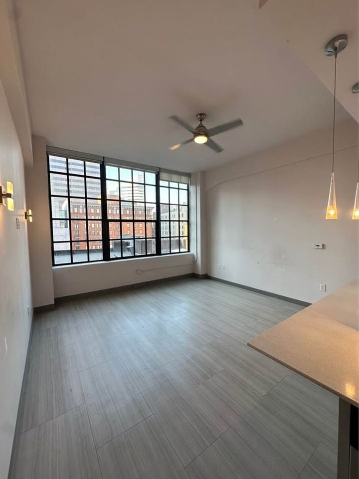 Sixth Street Exchange - Photo 5 of 21